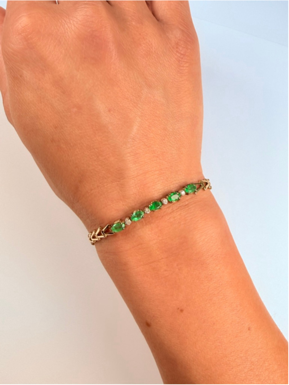 14K Solid Yellow Gold Emerald & Diamond VTG Chevron Arrow Link Tennis Bracelet - Picture 5 of 12